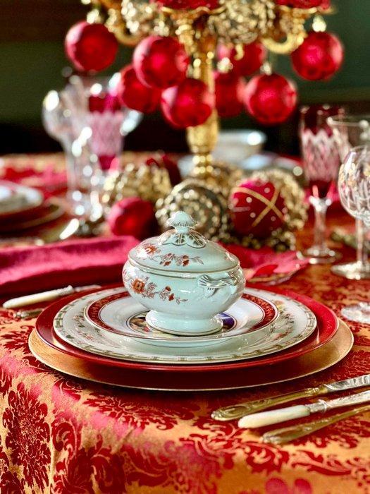 Gouden en rode mantel met adamascado-patroon voor grote, Antiek en Kunst, Antiek | Tapijten, Tafelkleden en Textiel