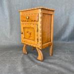 Table de chevet - Bois, artisanat italien du moyen âge
