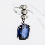 Oorbellen - 18 karaat Witgoud - 9.12ct. tw. Saffier -, Handtassen en Accessoires, Oorbellen, Nieuw
