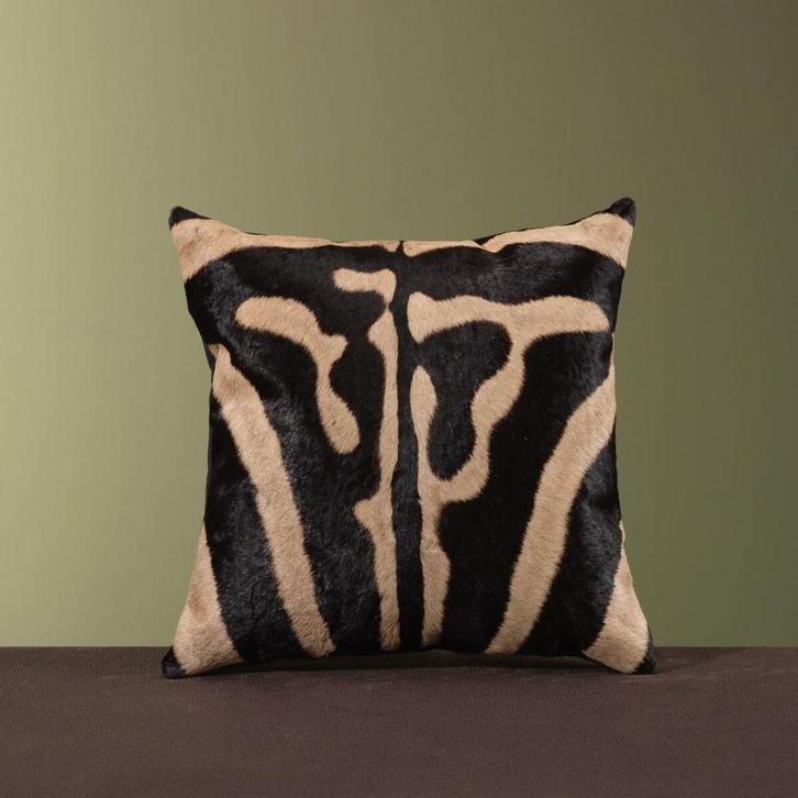 Zebrahuid Kussen Taxidermie Opgezette Dieren By Max, Verzamelen, Dierenverzamelingen, Opgezet dier, Nieuw, Wild dier, Ophalen of Verzenden