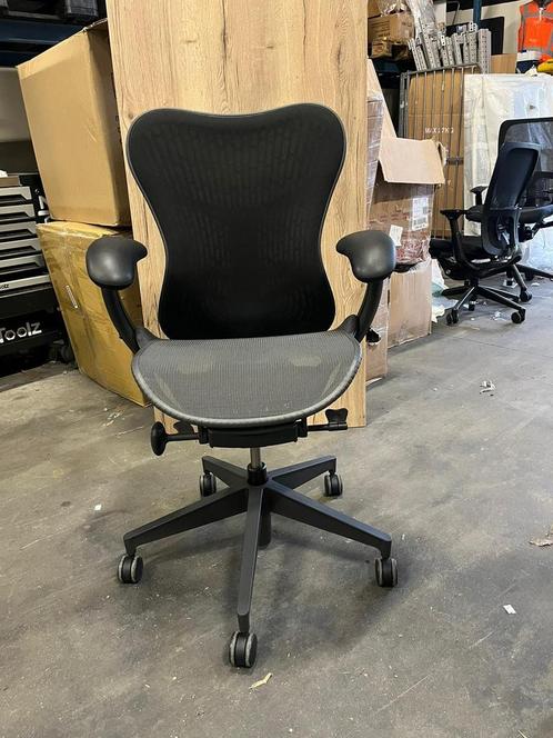 Herman Miller Mirra 2 - Met Zwarte Butterfly, Huis en Inrichting, Bureaustoelen, Bureaustoel, Zwart, Zo goed als nieuw, Ergonomisch