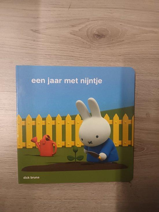 Een jaar met Nijntje / Nijntje 9789056479558 Dick Bruna, Boeken, Kinderboeken | Baby's en Peuters, Gelezen, Verzenden