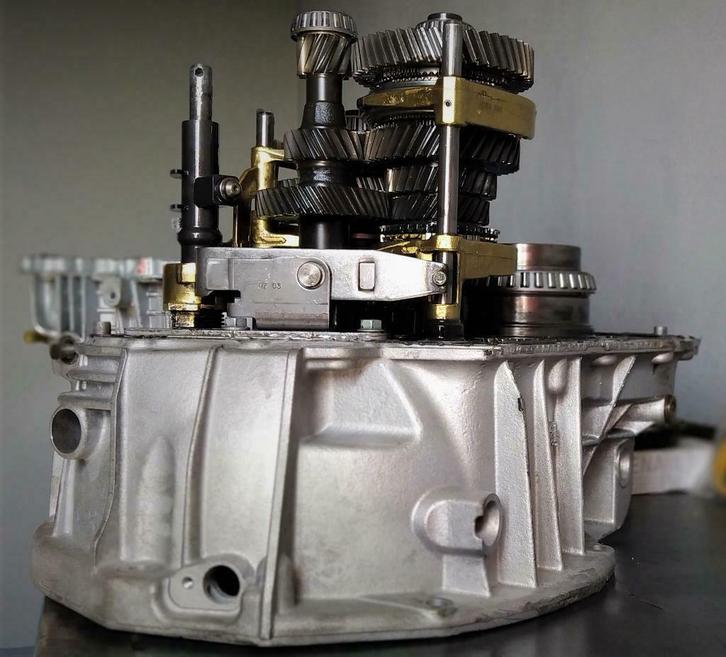 Versnellingsbak Volkswagen Golf 2.0 TDI - JLU HDV + olie, Auto-onderdelen, Transmissie en Toebehoren, Gereviseerd, Volkswagen