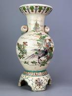 Vase Satsuma orné doiseaux et de fleurs. - Japon - Période, Antiek en Kunst