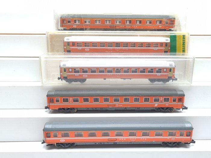 Roco, Minitrix N - 2261D/2262A/3070/3106 - Modeltrein, Hobby en Vrije tijd, Modeltreinen | N-Spoor