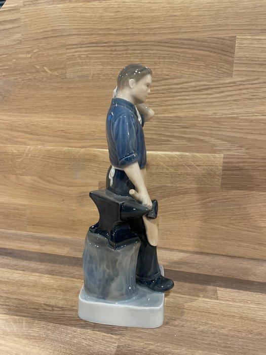 Royal Copenhagen - Figuur - The Blacksmith - Porselein, Antiek en Kunst, Antiek | Glaswerk en Kristal