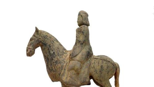 Chinois ancien, empire des Wei Terre cuite Cavalier à cheval, Antiek en Kunst, Antiek | Overige Antiek