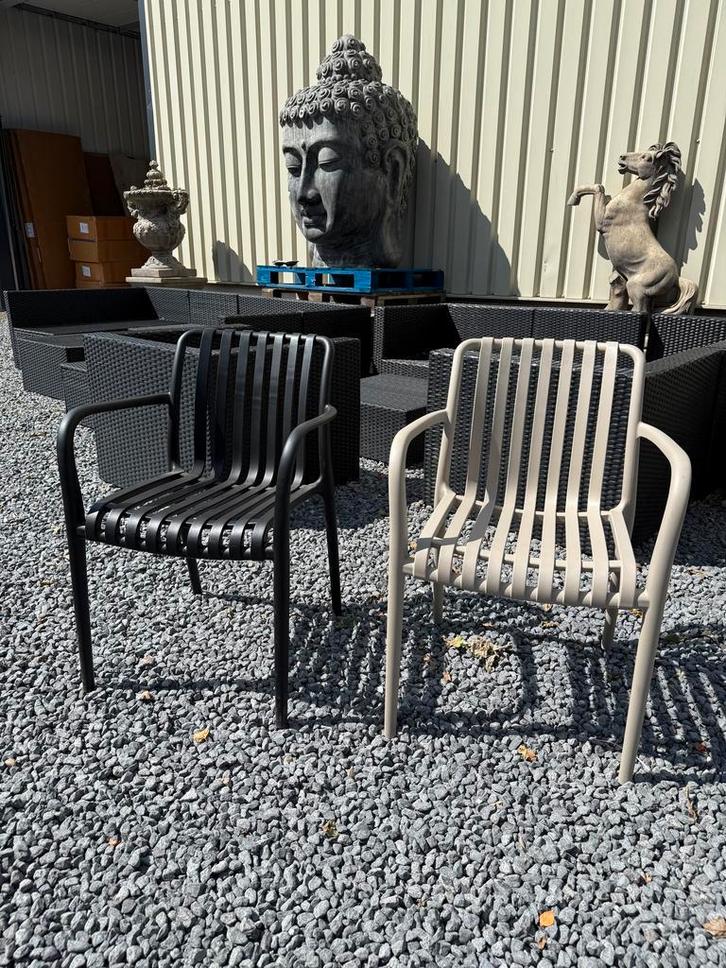 Tuinstoel met armleuning, twee kleuren (nieuw, outlet), Tuin en Terras, Tuinstoelen, Nieuw