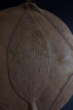 Schaal met zeer mooie Clan-ornamentiek - Papoea-Nieuw-Guinea, Antiek en Kunst