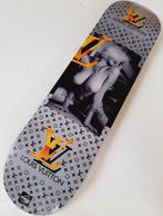 Delph@IN (XXI) - Skateboard ¬ VUITTON SEXY