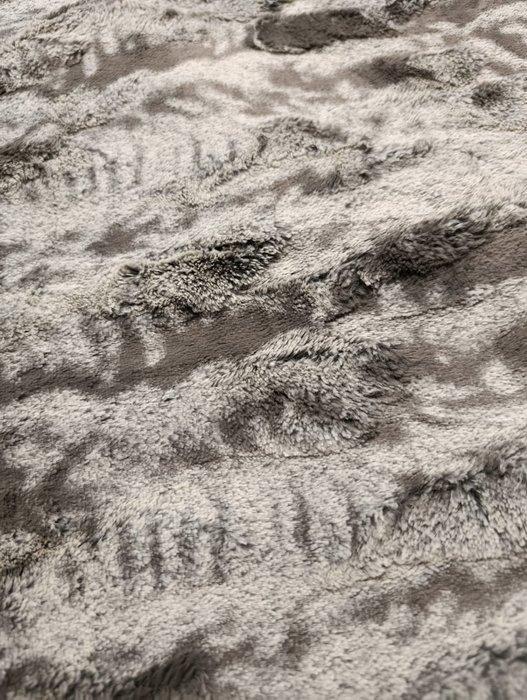 1-021 - 570 x 140 cm - Elegante tessuto in pelliccia, Antiek en Kunst, Antiek | Tapijten, Tafelkleden en Textiel