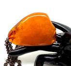 Grand pendentif ancien en ambre naturel de la Baltique,