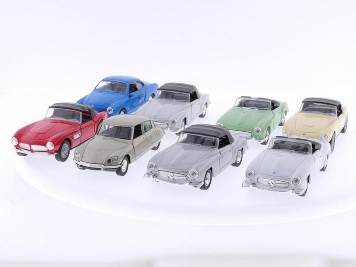 Schaal 1:36 Welly Set Van 8 Modelautos #5354 (Automodellen), Hobby en Vrije tijd, Modelauto's | Overige schalen, Zo goed als nieuw