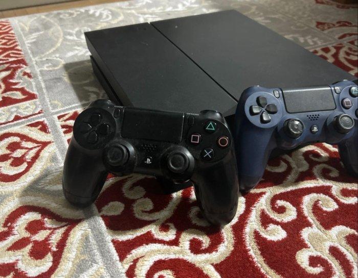 Sony - Playstation 4 (PS4) - with two controllers -, Consoles de jeu & Jeux vidéo, Consoles de jeu | Accessoires Autre