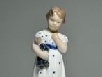 Royal Copenhagen - Beeldje - Girl with Doll #3539 -