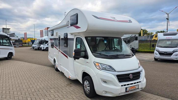 Rimor Seal 50 slechts 27816 km en stapelbedden achter 25444, Caravans en Kamperen, Mobilhomes, Cassettetoilet, Handgeschakeld