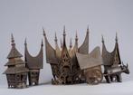 Modellen van huizen, tempel, ossekar - Minangkabau Sumatra -