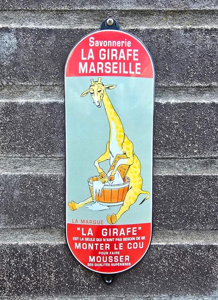 Emaille deurpost Savonnerie La Girafe Marseille, Verzamelen, Merken en Reclamevoorwerpen, Verzenden