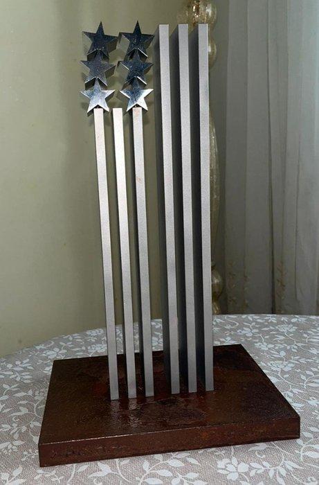 Helidon Xhixha (1970) - sculptuur, Renaissance of towers -, Antiquités & Art, Antiquités | Autres Antiquités