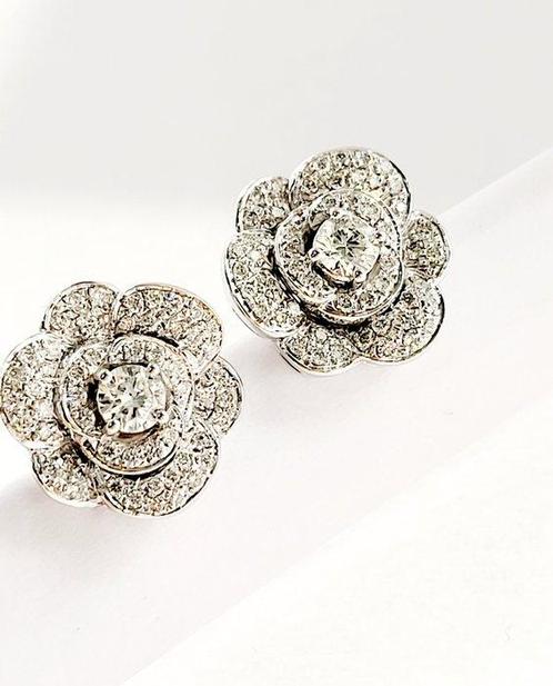 Oorbellen - 18 karaat Witgoud -  2.83ct. tw. Diamant, Handtassen en Accessoires, Oorbellen