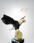 collection XXL - Amas de Pyrite avec un Aigle Pygargue