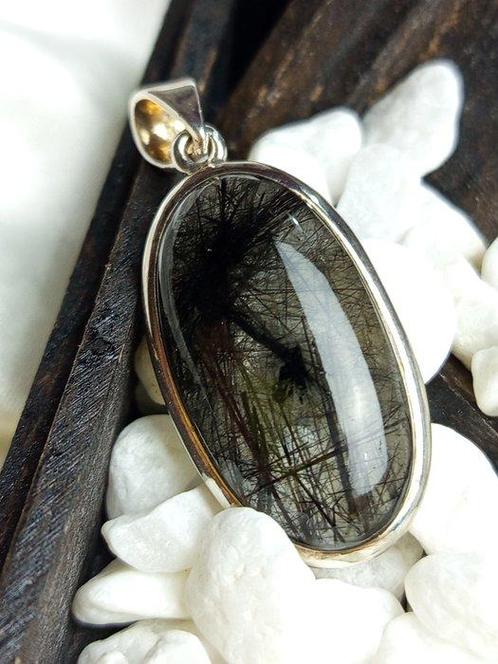 Bijou en argent 925 avec quartz tourmaliné, pièce unique -, Verzamelen, Mineralen en Fossielen