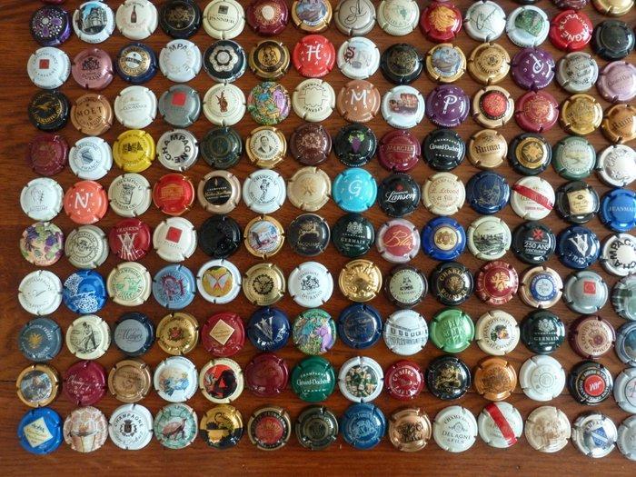 Themacollectie - 320 champagnecapsules met 4 volledige en, Antiquités & Art, Antiquités | Jouets