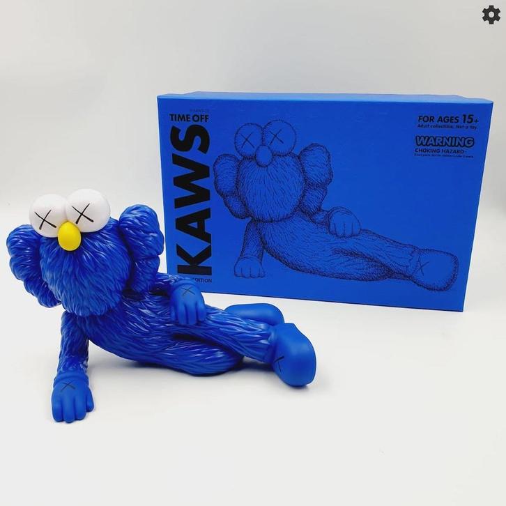 KAWS Time Off Vinyl “Blue” Figure – Limited Edition, Antiquités & Art, Art | Objets design, Enlèvement ou Envoi