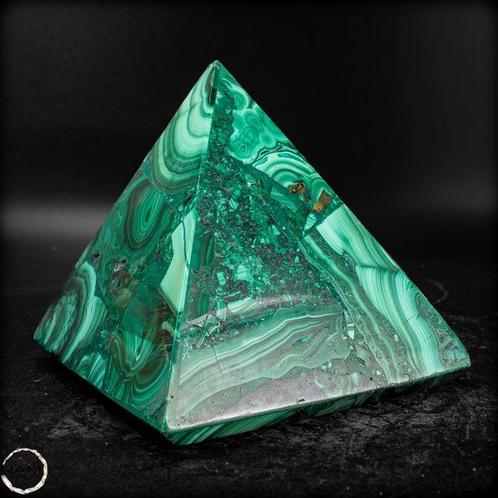 Pyramide de malachite de première qualité Pyramide- 244.99 g, Verzamelen, Mineralen en Fossielen