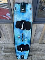 Brunotti Riptide Aqua Kiteboard 136 + Aqua Clamp Uni Black, Watersport en Boten, Kitesurfen, Twintip, Gebruikt, Kiteboard