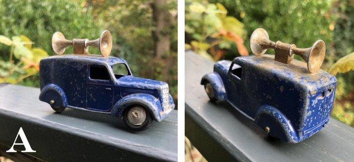 11 Dinky Toys: 9 made in UK + 2 made in France - Modelauto, Hobby en Vrije tijd, Modelauto's | 1:5 tot 1:12