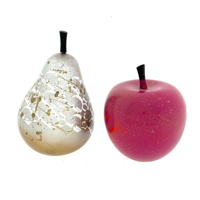 ZizaArt (XXI) - Dior + Louboutin Fruit Art Sculptures (Set, Antiek en Kunst, Kunst | Designobjecten