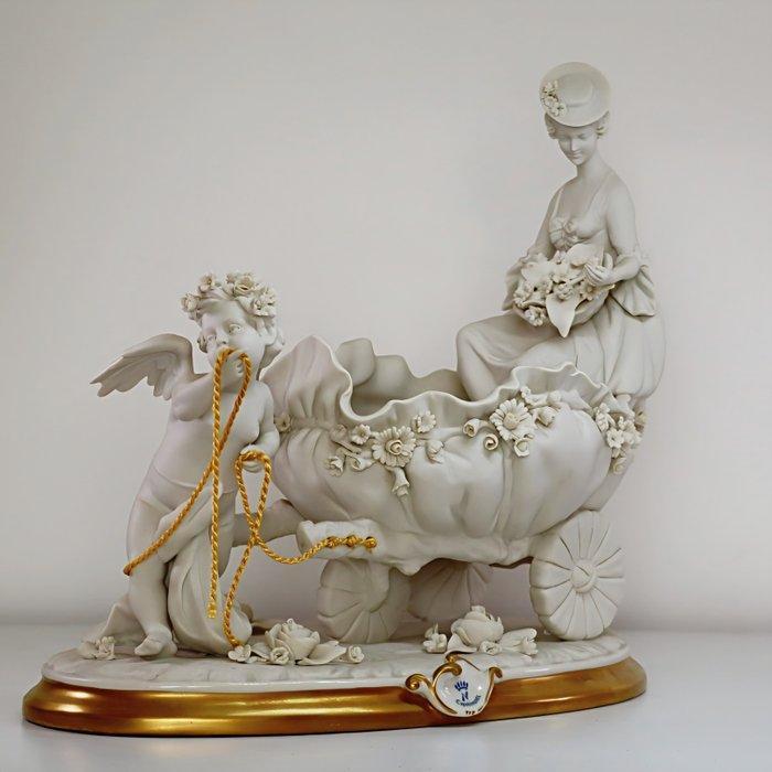 Capodimonte - sculptuur, Calèche florale tirée par un, Antiek en Kunst, Antiek | Glaswerk en Kristal
