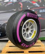 Pneu complet sur la roue - Pirelli - O.Z - Formule 1 Pirelli