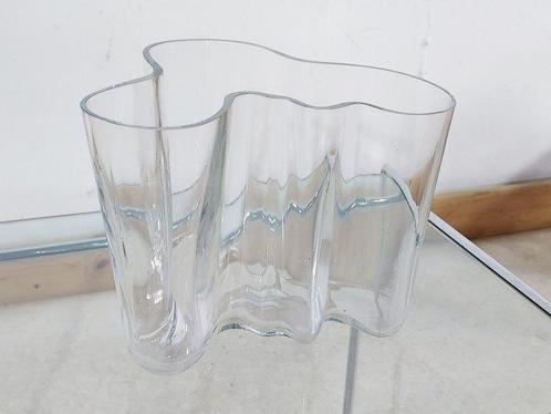Iittala - Alvar Aalto - Vaas - Savoy 3030 - Glas, Antiek en Kunst, Antiek | Meubels | Stoelen en Sofa's