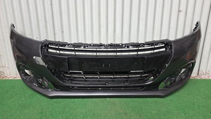 Pare-chocs av. Peugeot 208 I Facelift 2015-2019 9810513777, Autos : Pièces & Accessoires, Carrosserie & Tôlerie, Peugeot, Utilisé