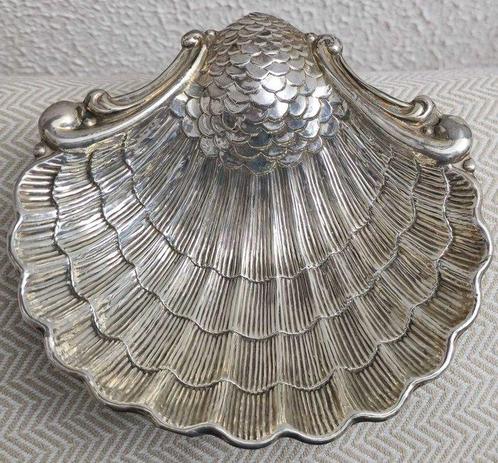 Schelp met gezegend water, gepuncteerd - .915 zilver -, Antiek en Kunst, Kunst | Niet-Westerse kunst