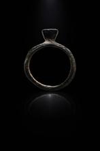 Oud-Romeins Brons Vulva ring met anatomische rand (Zonder