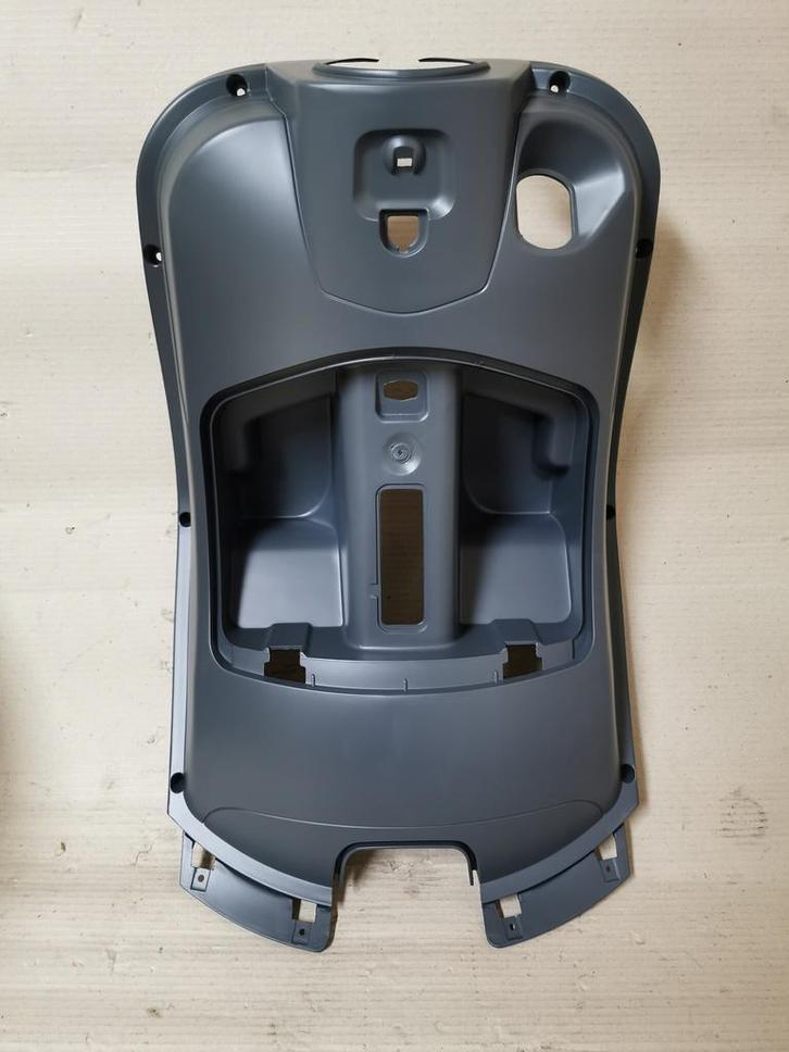 BTC Riva / Felice Luxury / beenschild / nieuw / mat jeans, Fietsen en Brommers, Brommeronderdelen | Scooters, Kap, Overige merken