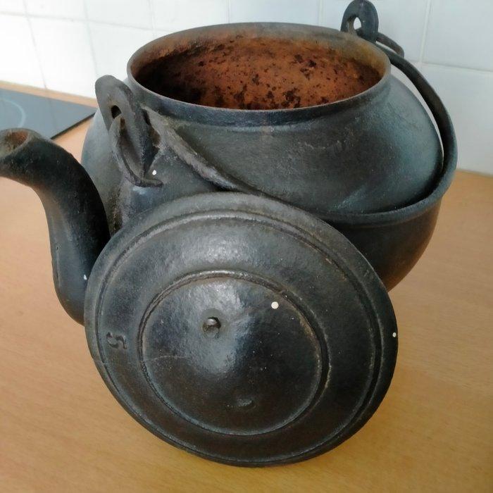 Waterkoker - gietijzer - Stoere antieke waterketel, Antiek en Kunst, Antiek | Keukengerei