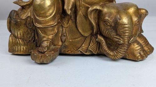 Mooi standbeeld Quan Yin zittend op olifant. - Verguld brons, Antiek en Kunst, Antiek | Overige Antiek