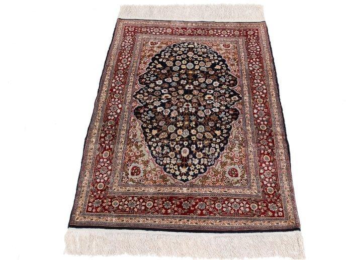 Signed Semi-Antique Silk Hereke Carpet with ~1 Mio. Knots/m², Huis en Inrichting, Stoffering | Tapijten en Vloerkleden