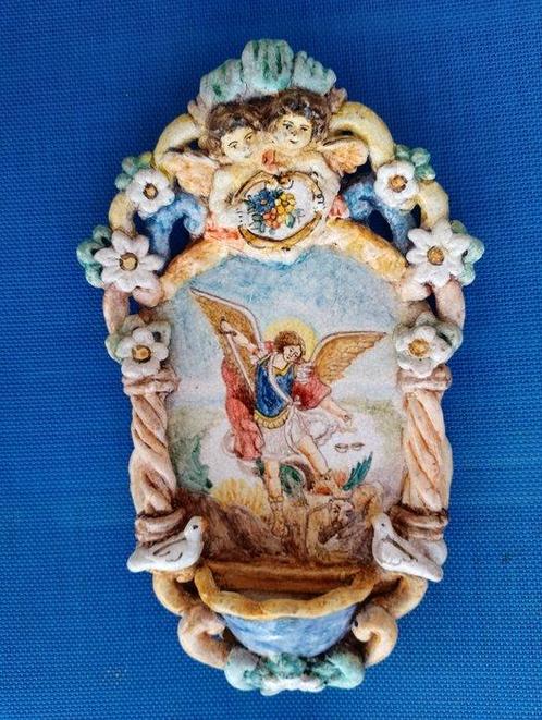 Baroque Bénitier - San Michele Arcangelo - 30 cm - Ceramica, Antiek en Kunst, Antiek | Boeken en Manuscripten