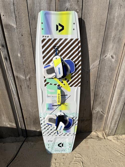 Duotone Twintip Select Concept Blue 2024 138 + Vario Size X, Watersport en Boten, Kitesurfen, Gebruikt
