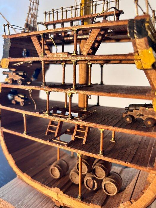 Modelschip (2) - Doorsnede van 7 Provinciën scheepsmodel met, Enfants & Bébés, Jouets | Autre