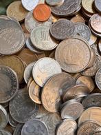 Wereld. Lot de + de 500 monnaies du monde . (Zonder, Postzegels en Munten