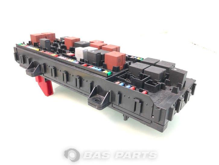 Renault Zekeringkast 7423762551, Autos : Pièces & Accessoires, Pièces camion, Envoi