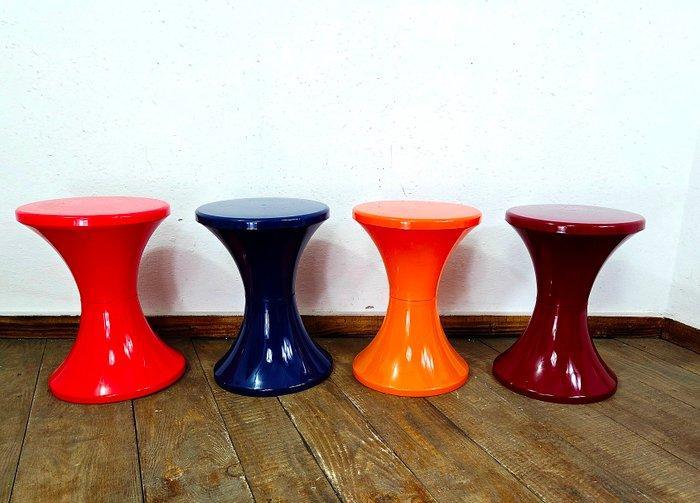 Tabouret - Plastique - Quatre tabourets vintage, Antiek en Kunst, Kunst | Designobjecten