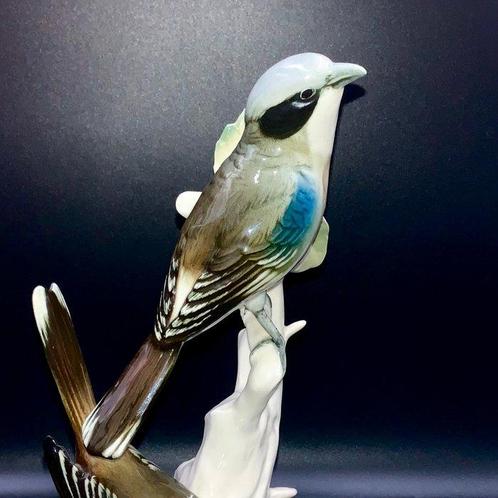 Karl Ens, Volkstedt - Pair of Loggerhead Shrike (26 cm) - ca, Antiek en Kunst, Antiek | Glaswerk en Kristal