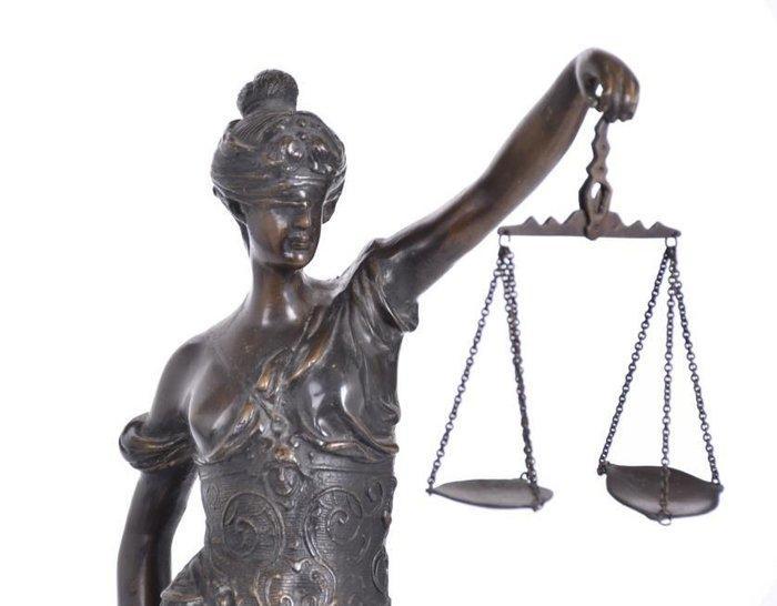 Alois Mayer (1855-1939) - sculptuur, La justicia - 52 cm -, Antiek en Kunst, Antiek | Keramiek en Aardewerk